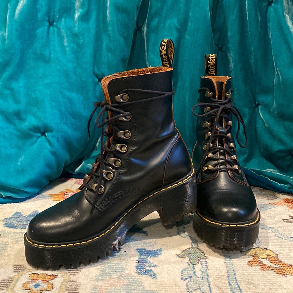 LIKE NEW DR MARTENS !!!!